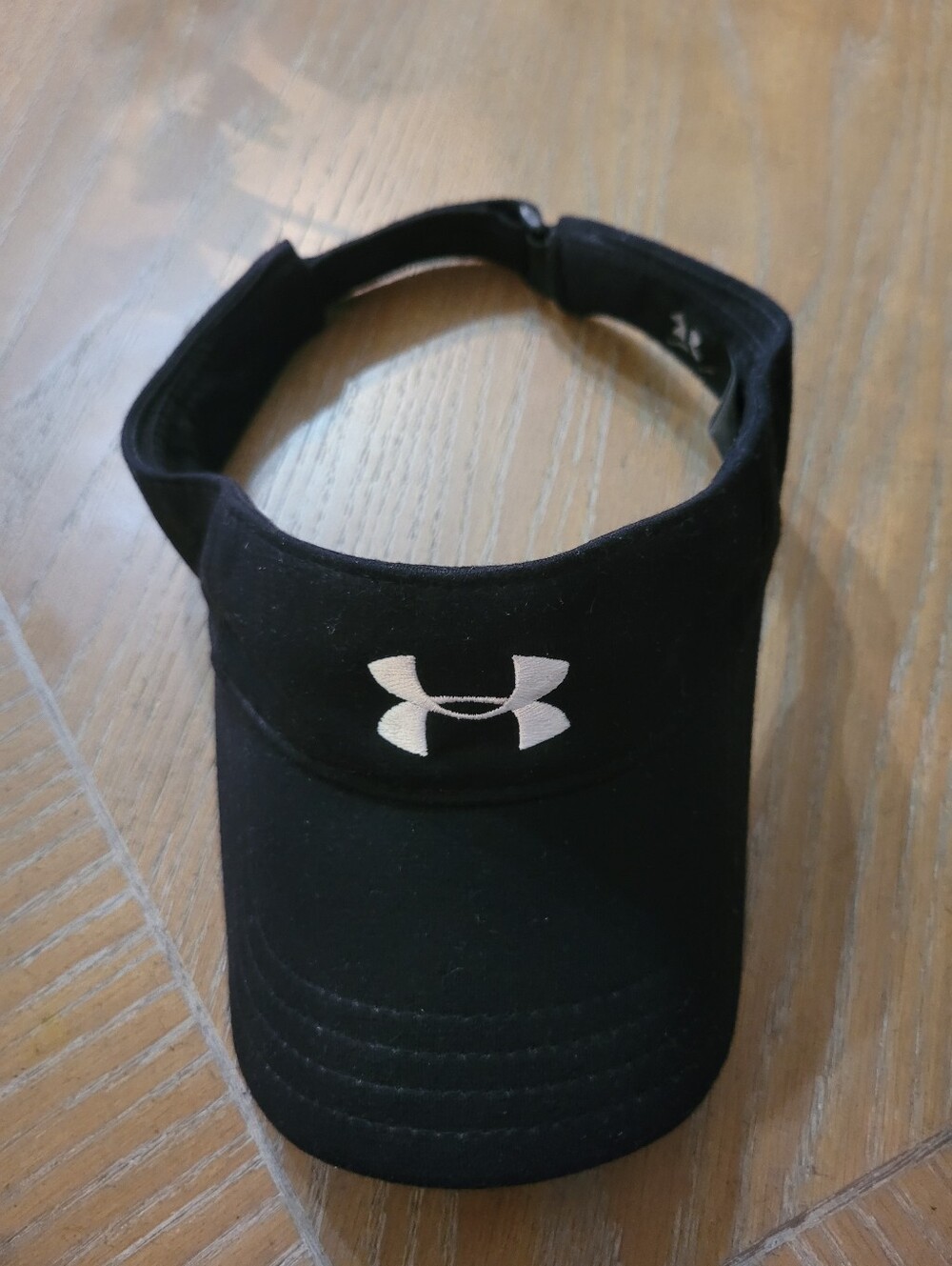 Under Armour Blitzing Visor For Ladies With Adjustable Strap!